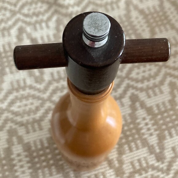 Wooden Wine Bottle Pepper Mill Grinder - Picture 5 of 5
